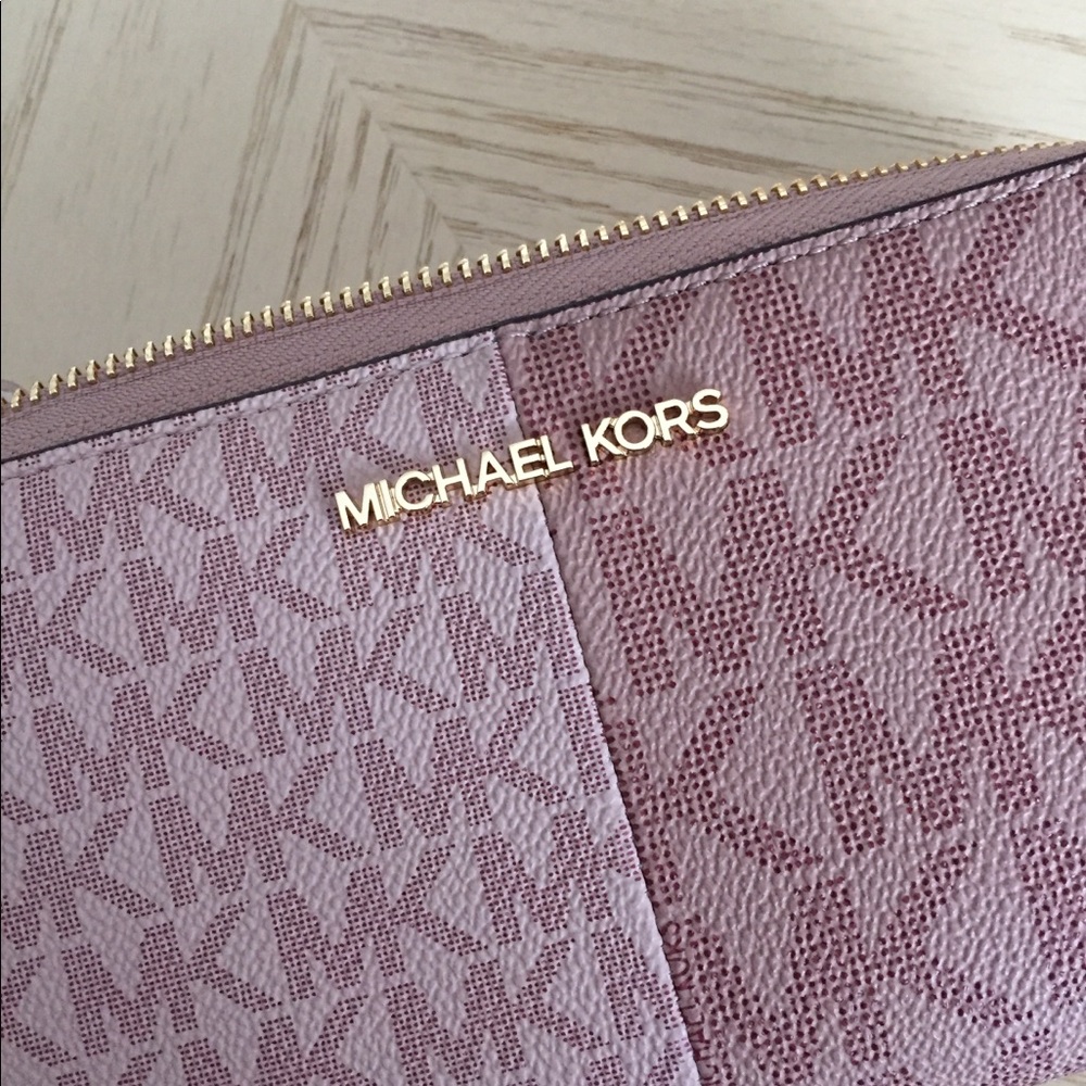 Michael Kors Jet Set Soft Pink Multi Wallet - Picture 3 of 7